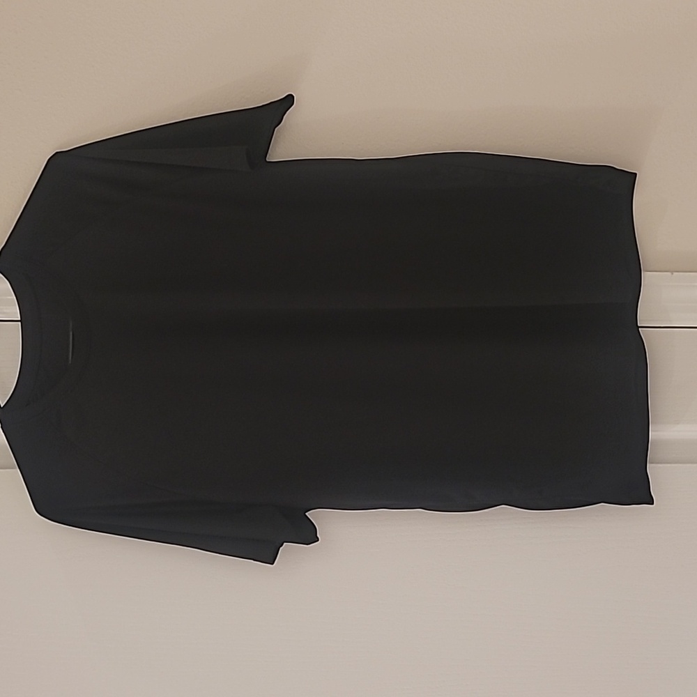 Black Tee